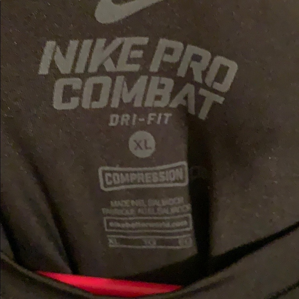 3 compression shirts - Picture 2 of 7